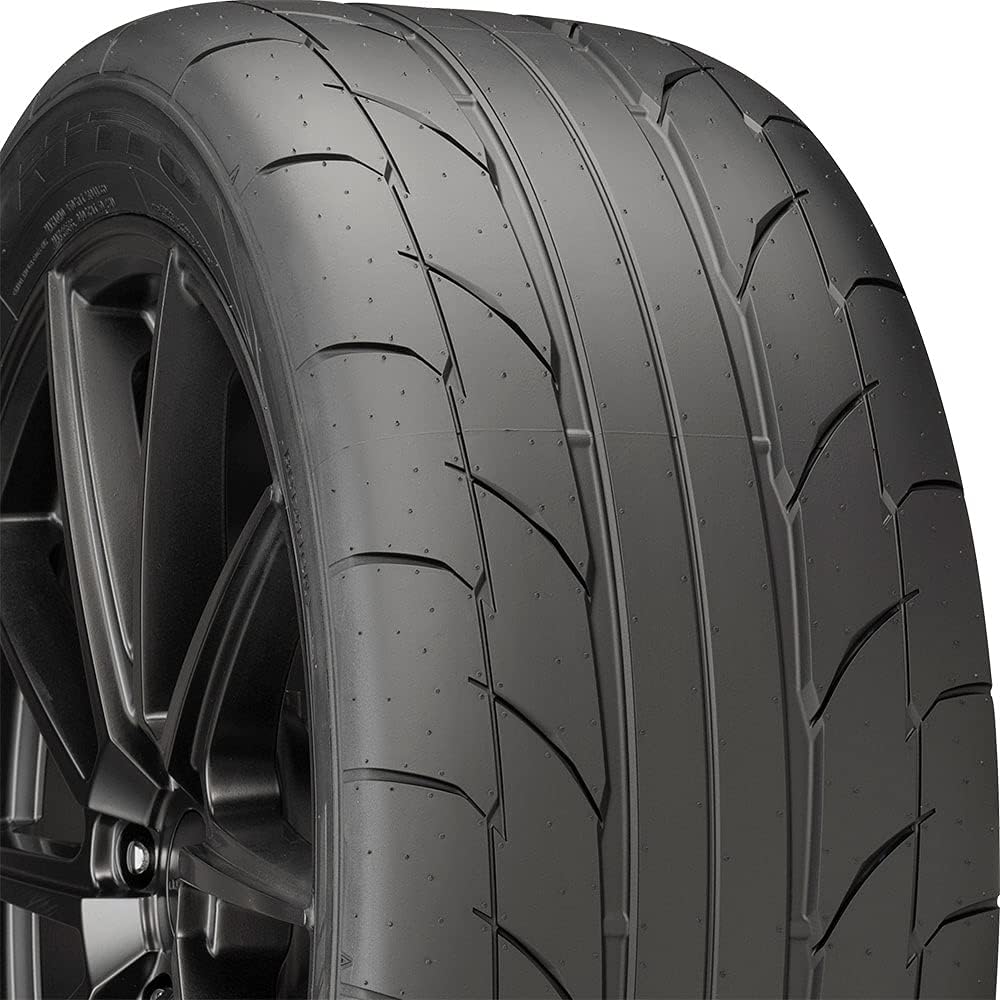 305/35R20 107W XL Tire V894