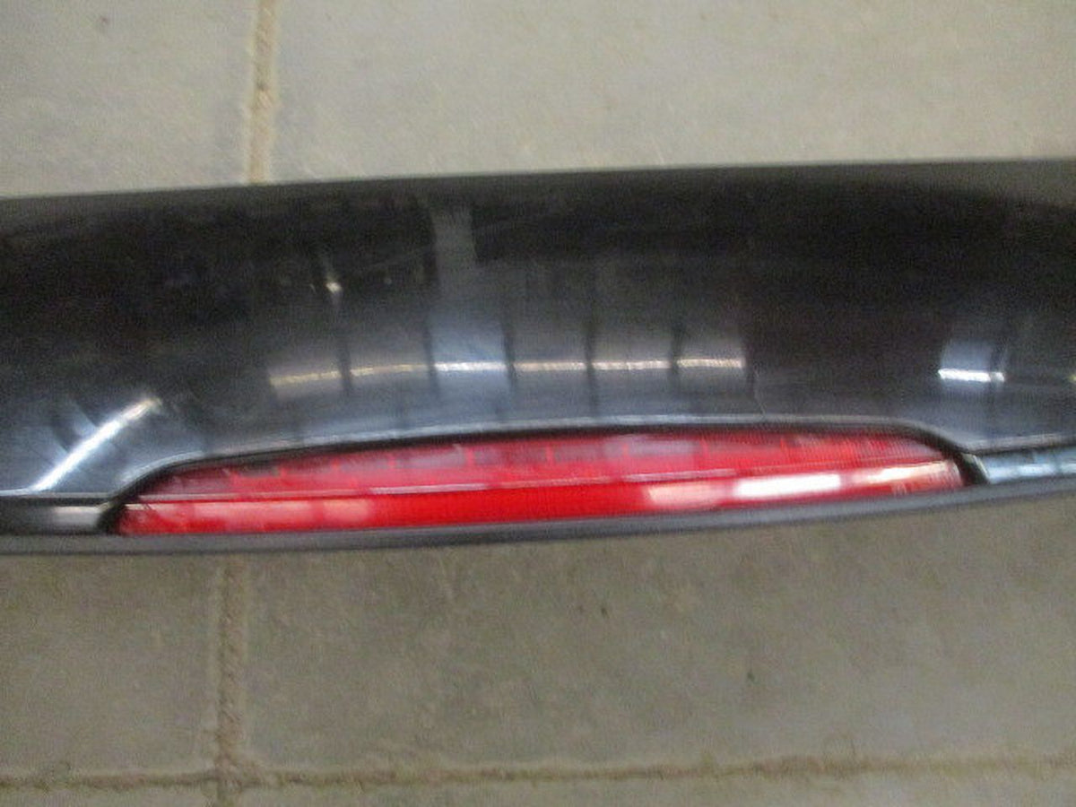 Pre-Owned Jeep Cherokee Rear Spoiler Wing with Brake Light Lamp C80663