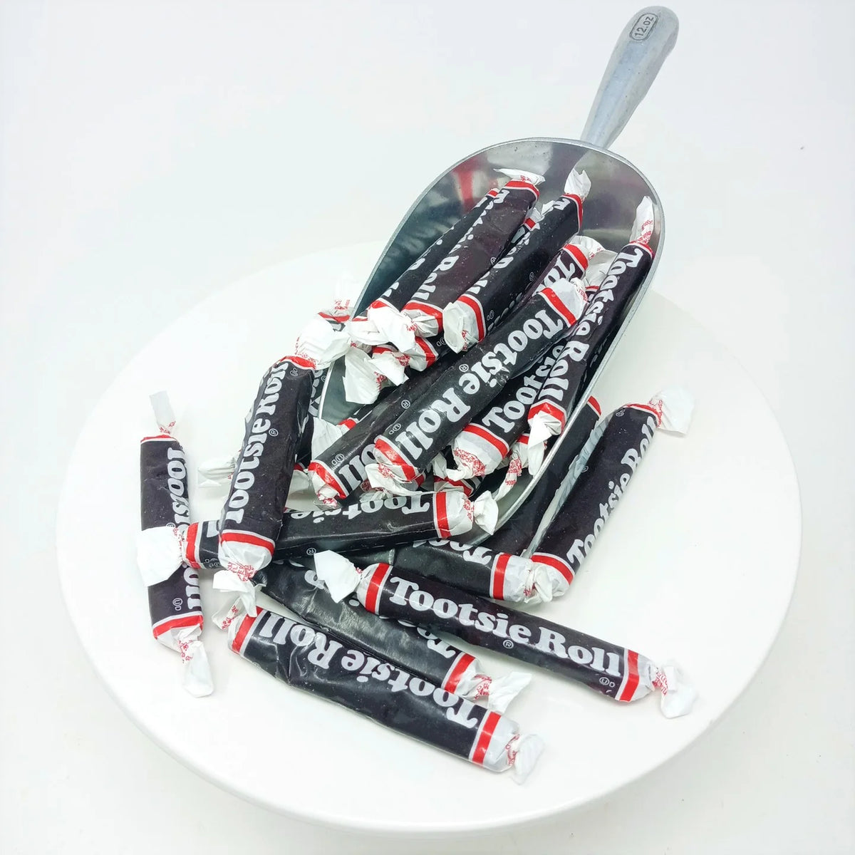 Tootsie Rolls Long Twist Chocolate 2 pound bulk candy B6286