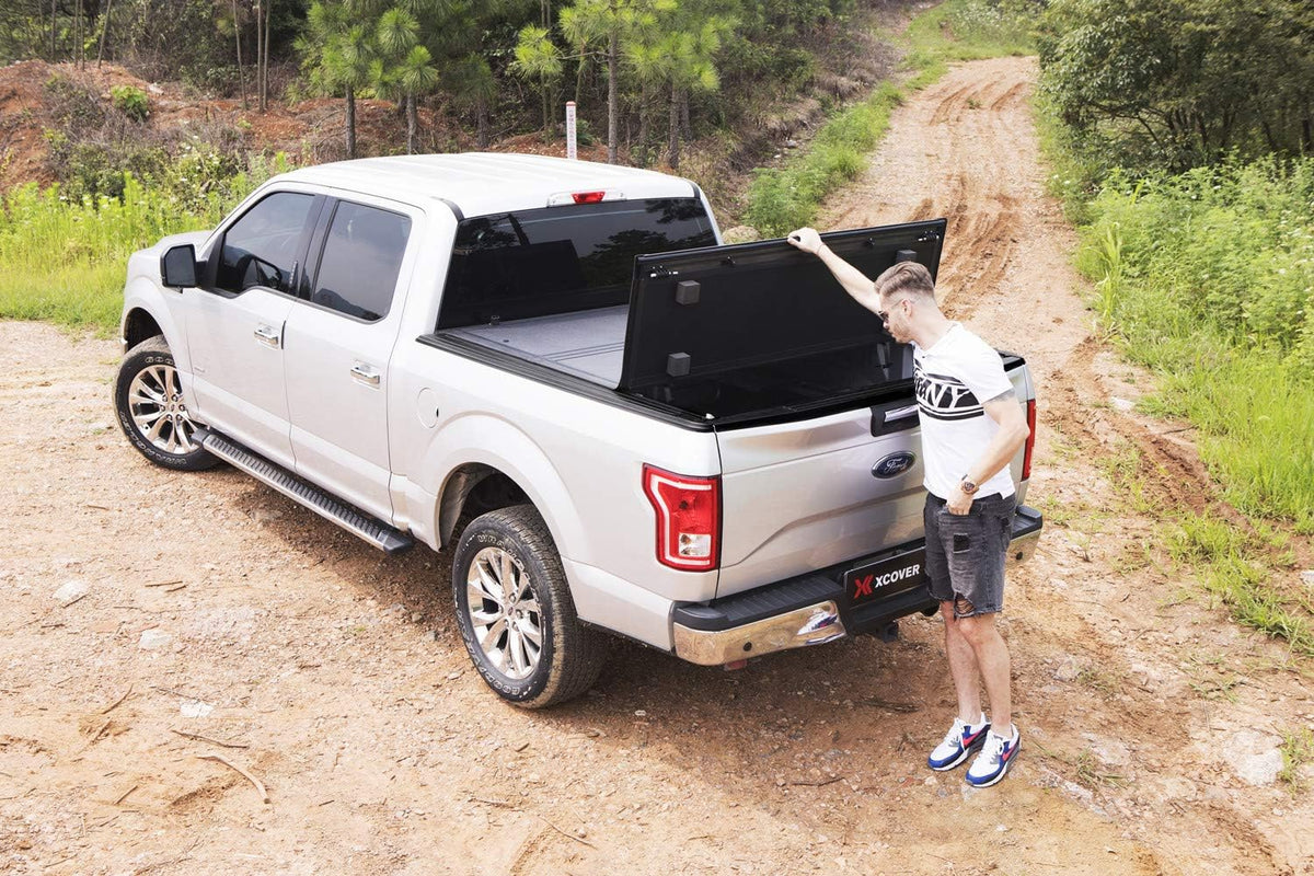 Low Profile Hard Folding Truck Bed Tonneau Cover A681610
