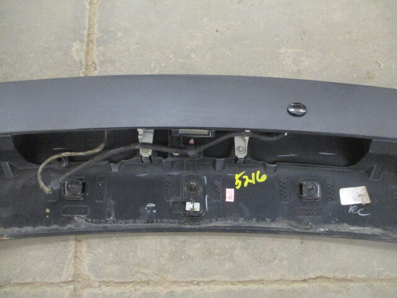 Pre-Owned Jeep Cherokee Rear Spoiler Wing with Brake Light Lamp C80663