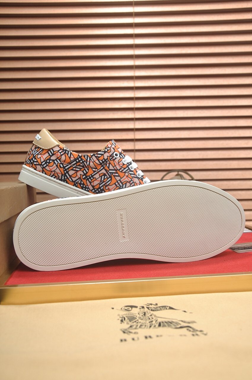 Burberry Orange Geometric Low-Top Sneakers